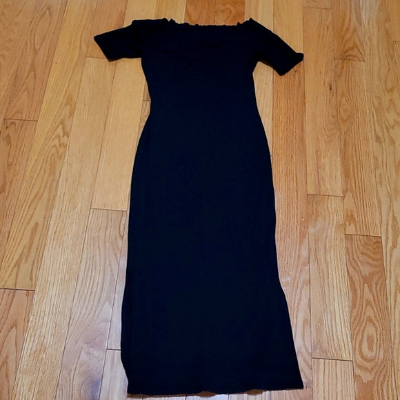 Off the shoulder black dress - Picture 1 of 4